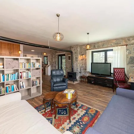 Eclectic Studio Near Sea In Bodrum Guvercinlik (Bodrum)