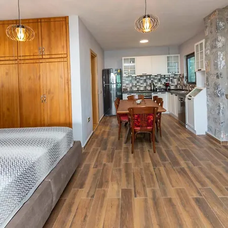 Eclectic Studio Near Sea In Bodrum